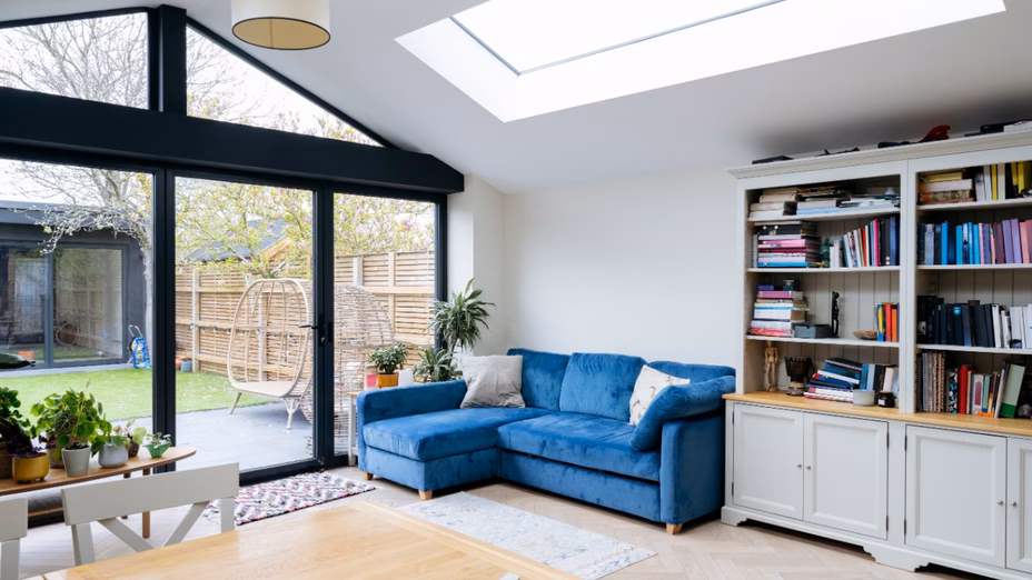 This ’80s Window Style Is Trending Again—and Could Sell Your House Faster If You Have One By Realtor.com header image.