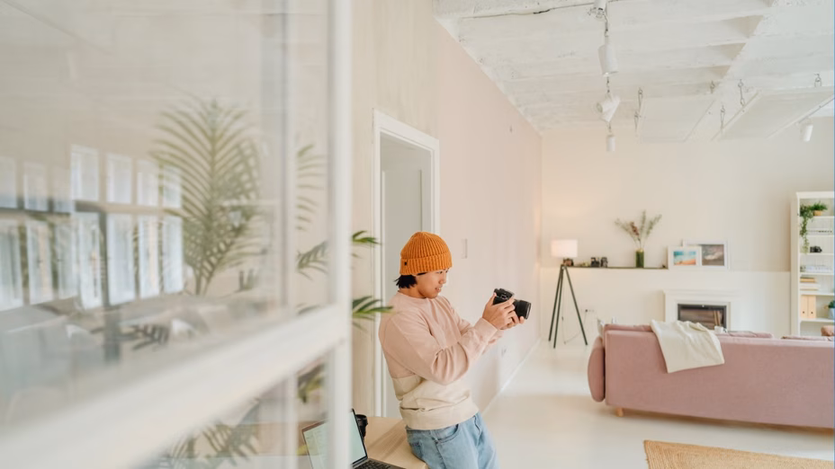 ¿Fotos de anuncios sobreeditadas: eso existe? Por Realtor.com header image.