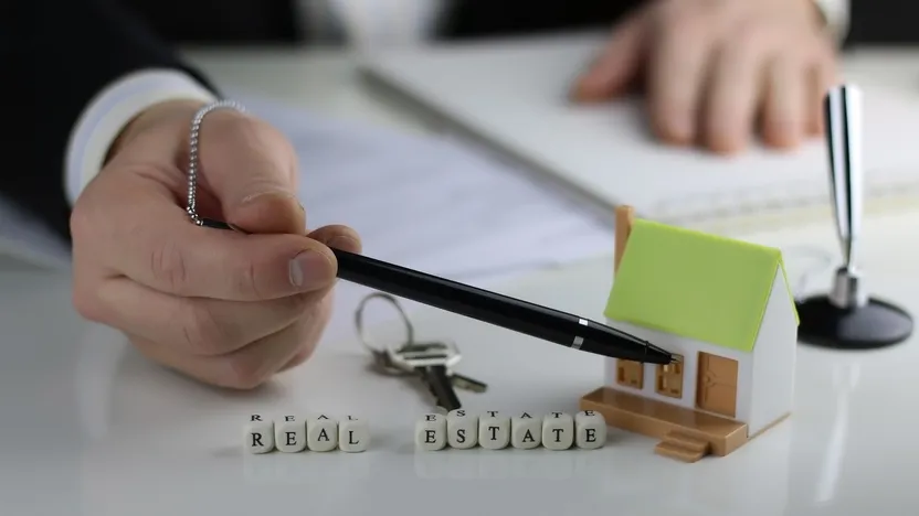 How to Buy a House: 4 Ways to Purchase Faster and Smarter By Realtor.com header image.