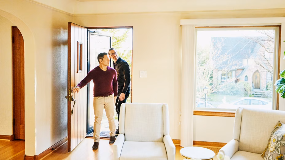 Por qué deberías ir a la casa abierta de tu vecino, aunque no tengas intención de comprarla — Por Realtor.com header image.