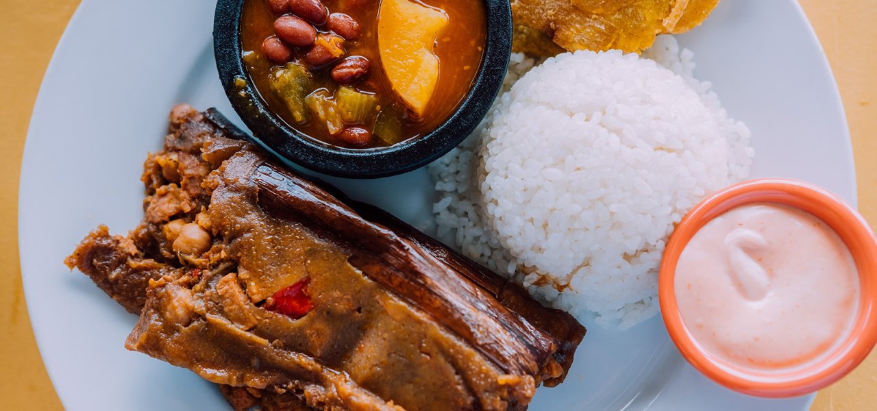 Where to Eat in Vieques By Discover Puerto Rico header image.