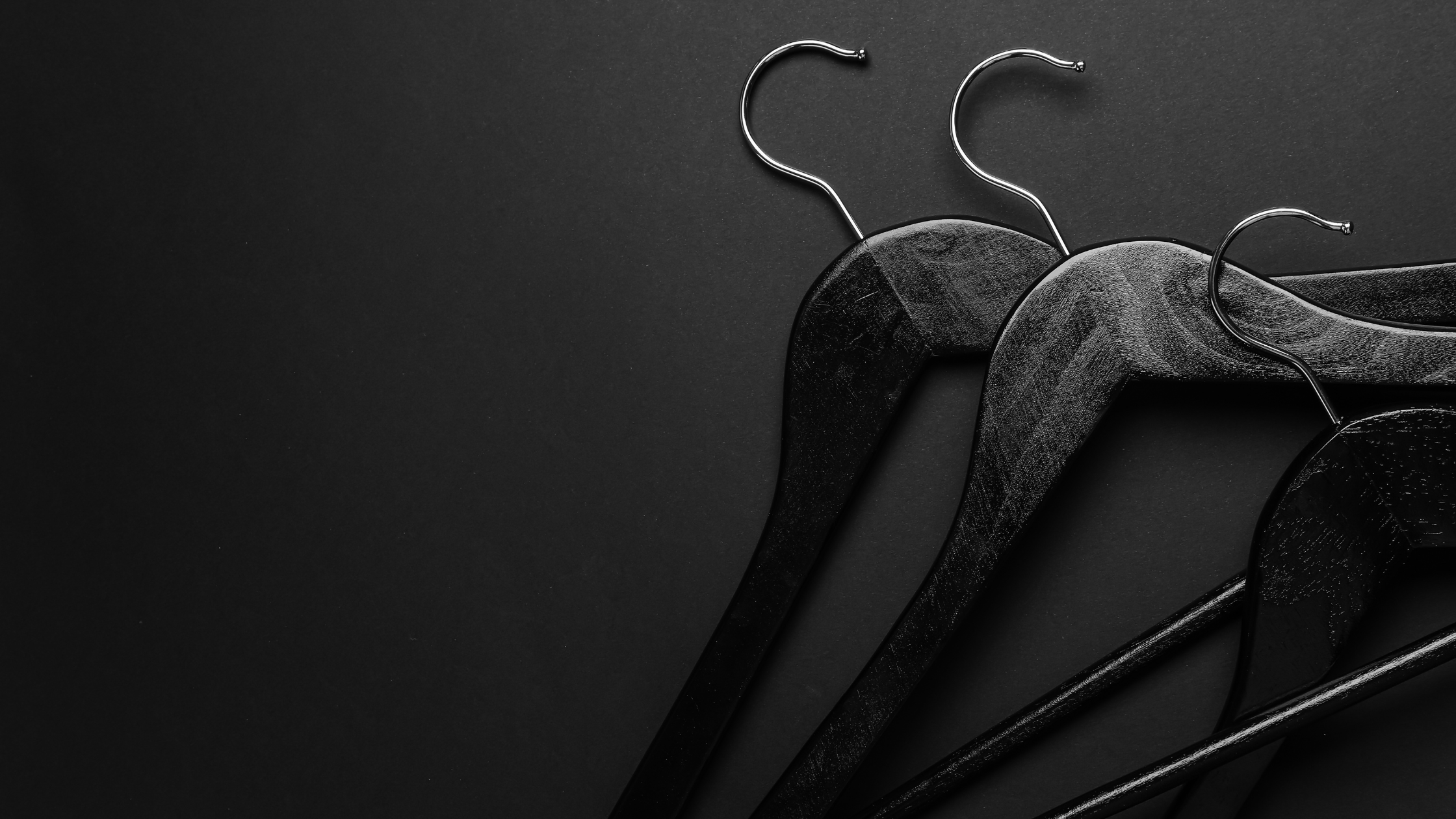 Real Estate Expert Shares Surprising Reason You Should Always Bring a Clothes Hanger To Tour a Home By Realtor.com header image.