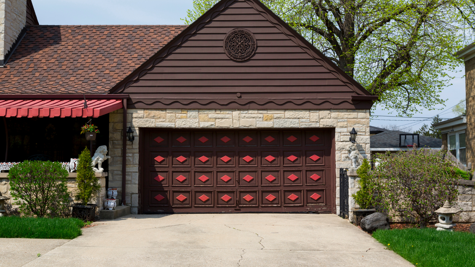 Garage Doors for Convertible Spaces By HomeKeepr header image.