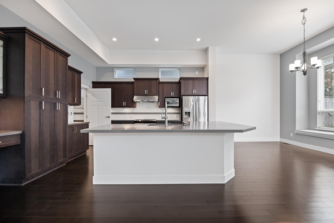 Is It Time to Upsize or Downsize? 3 Signs It Might Be Time to Make a Move header image.