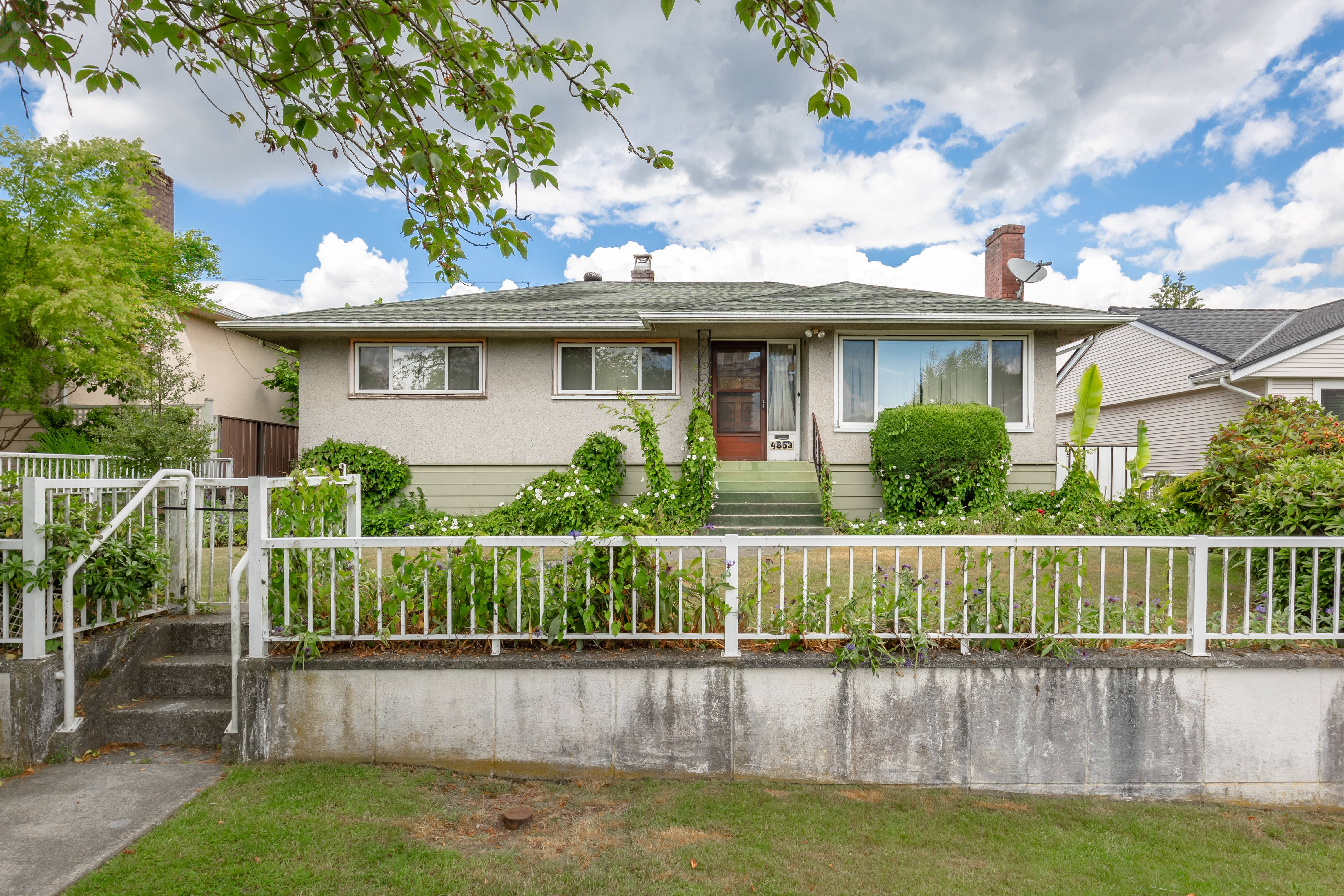4853 Brentlawn Drive, Burnaby, BC header image.