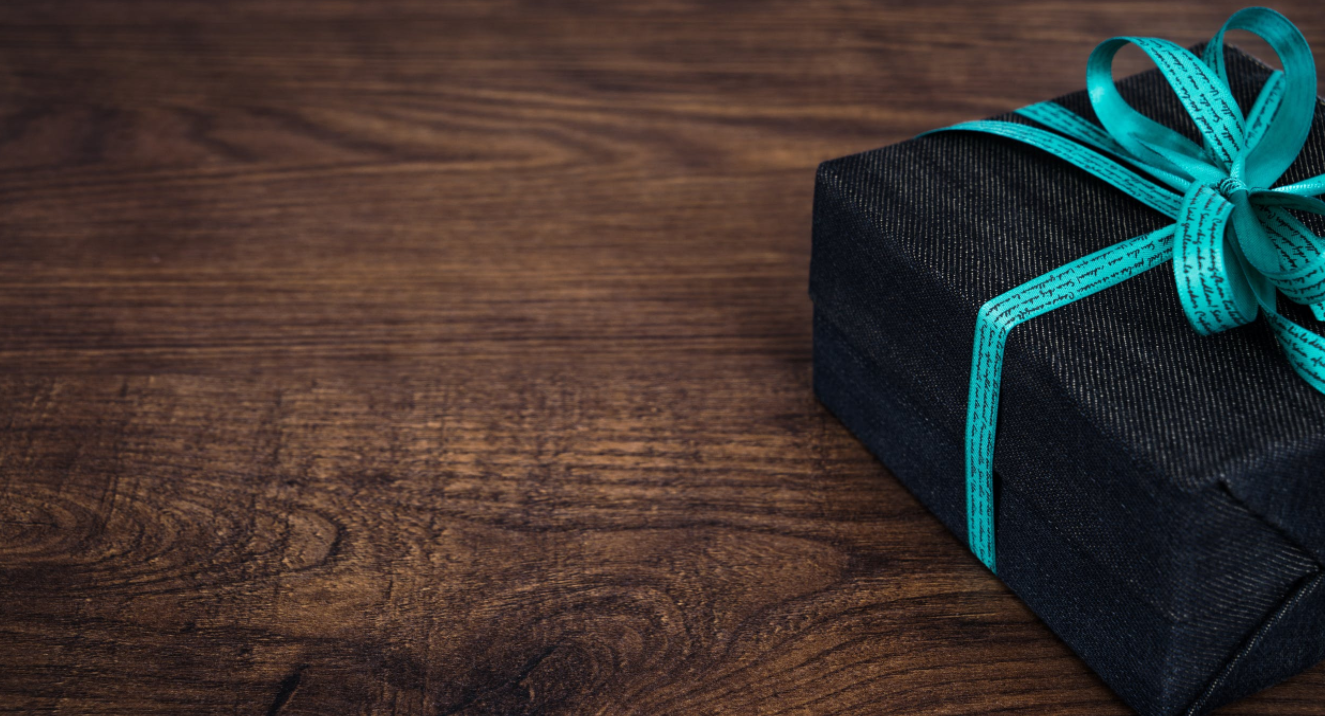 5 Amazing Housewarming Gifts for New Homeowners header image.