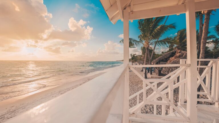 10 Point Checklist For Finding & Buying The Perfect Holiday Home In The Sun header image.