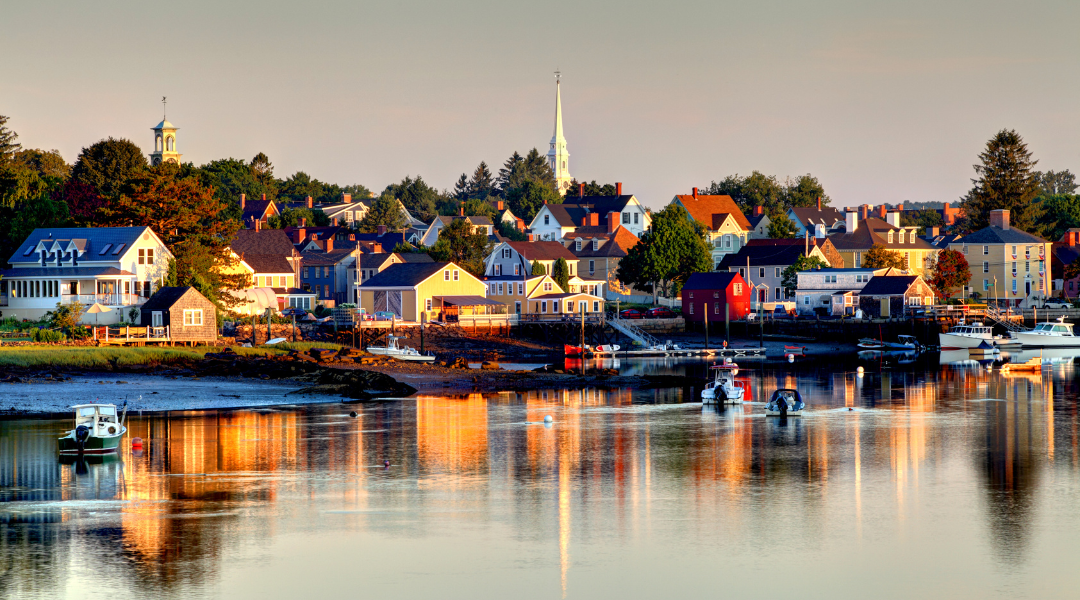 Explore The Seacoast: Outdoor Dining in Portsmouth, NH header image.