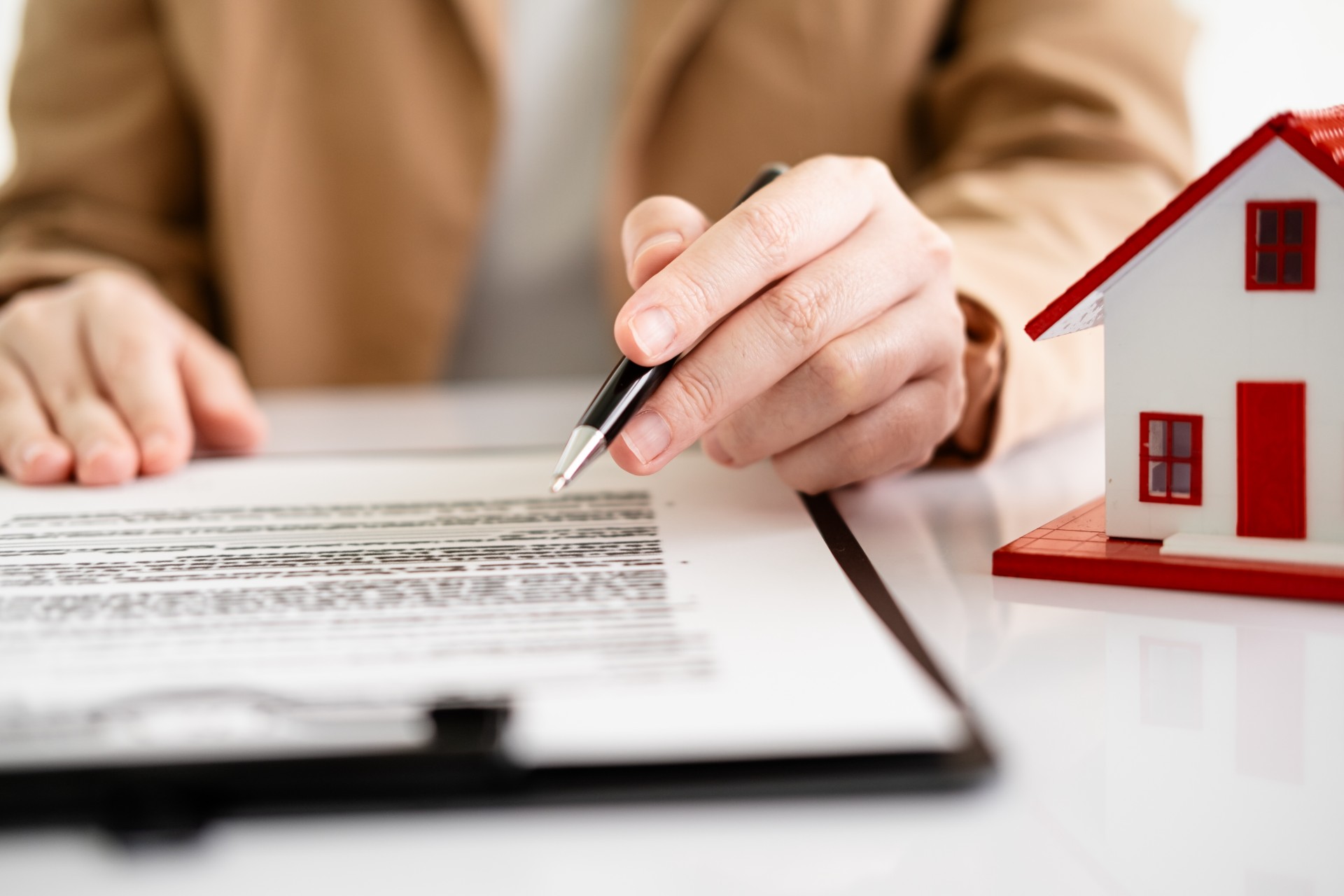How to Choose the Right Idaho Real Estate Agent header image.