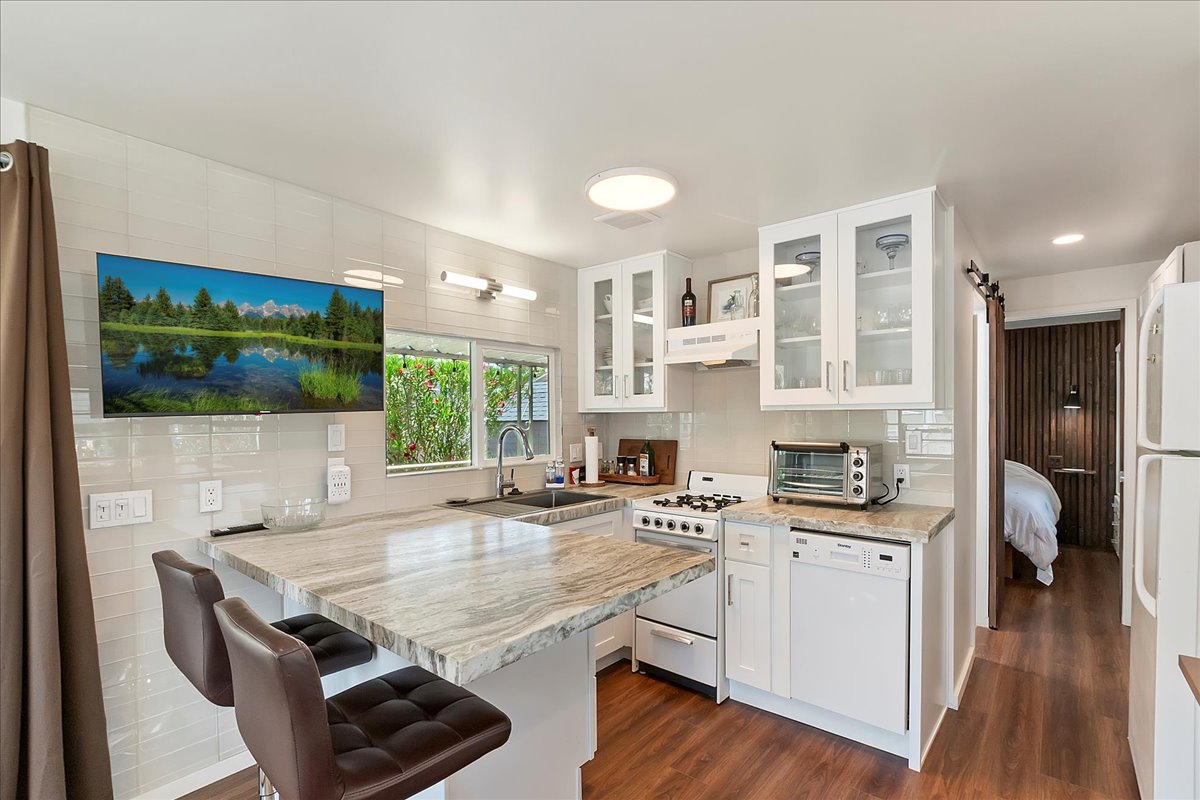 Remodeled Park model home for sale at The Sands RV & Golf Resort Desert Hot Springs Park Model at the Sands RV and Golf Resort 