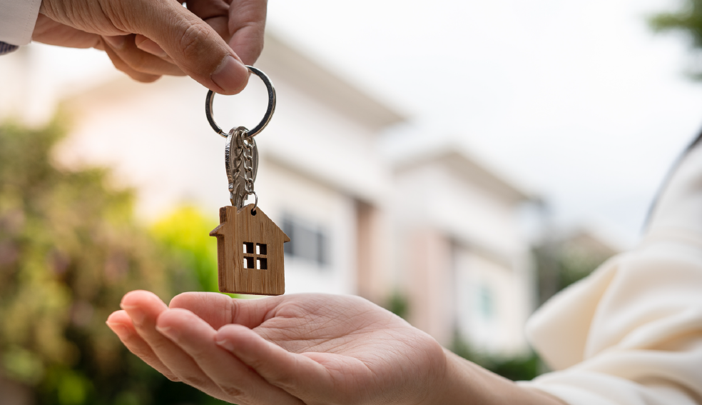 Buying and Selling Simultaneously header image.