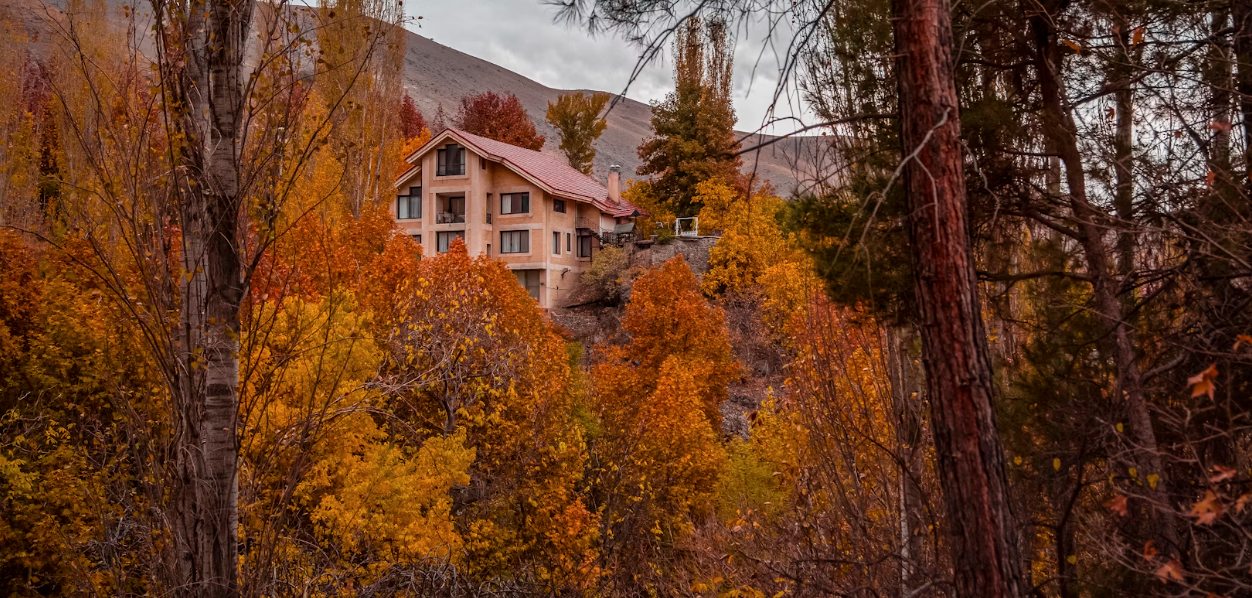 6 Reasons Why October is the Perfect Time to Buy a Home! header image.