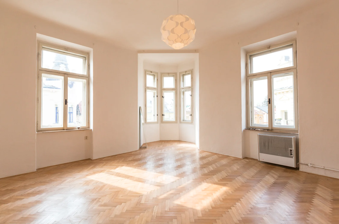 Turning Your Home into Income: Should You Rent It Out or Cash In? header image.