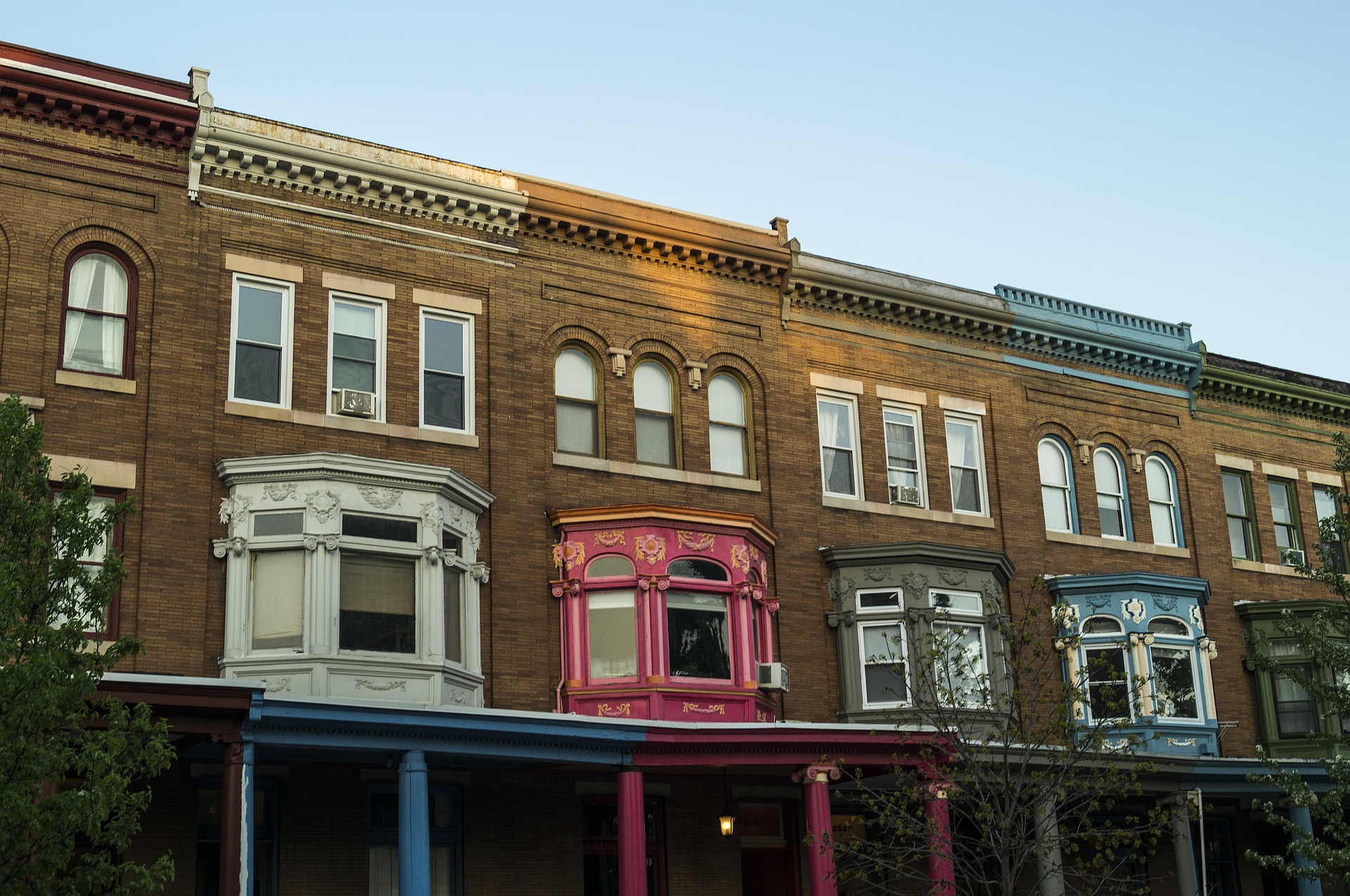 How To Buy A Home In A Tight Seller's Market header image.