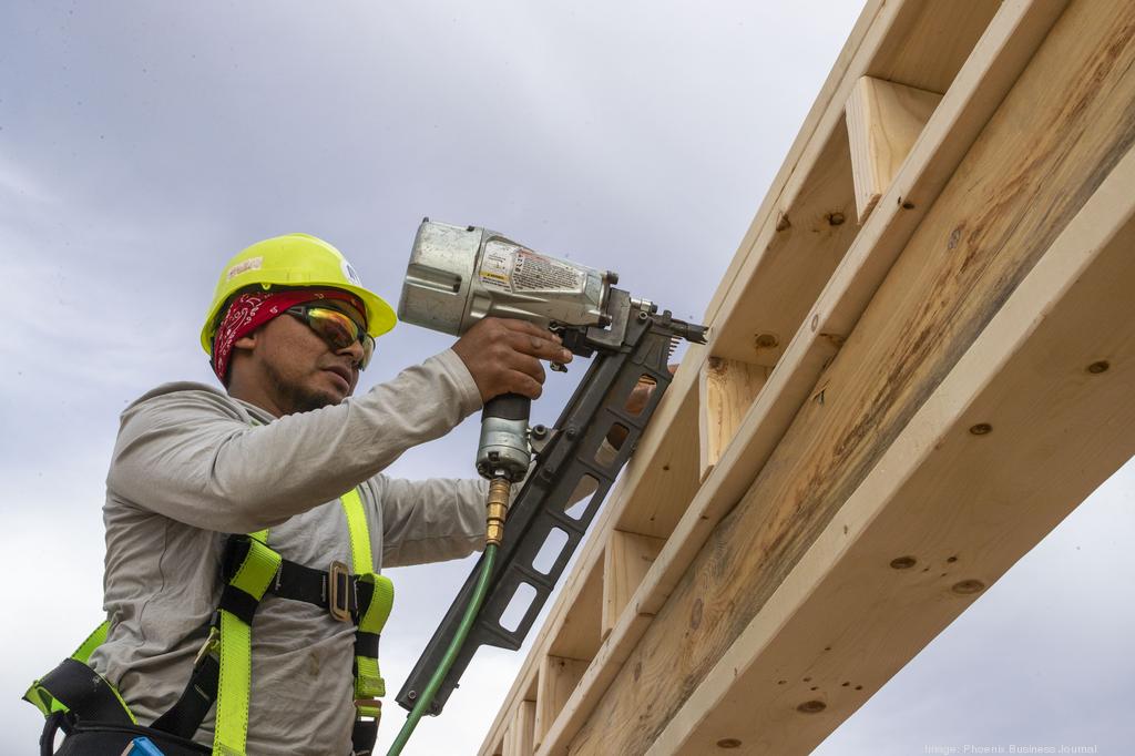 Nearly 300 acres of state land at Desert Ridge heads to auction header image.