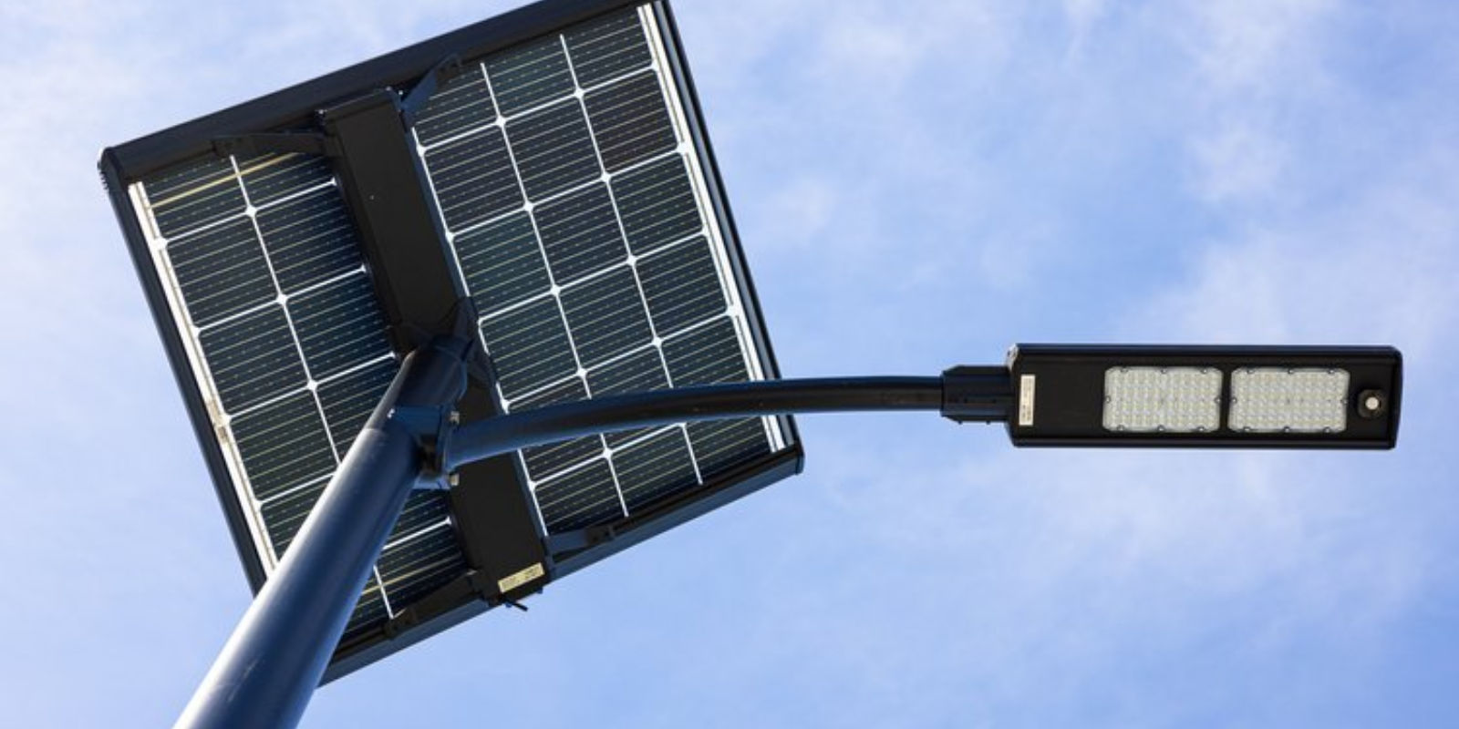 Solar-powered streetlights to be installed in D.R. Horton communities header image.