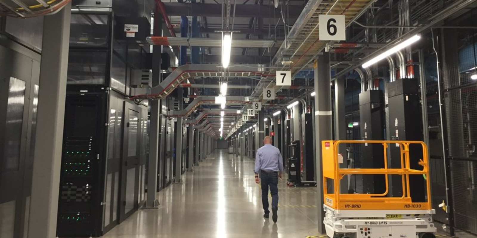 How Arizona fits into Apple's $500 billion AI growth spurt header image.