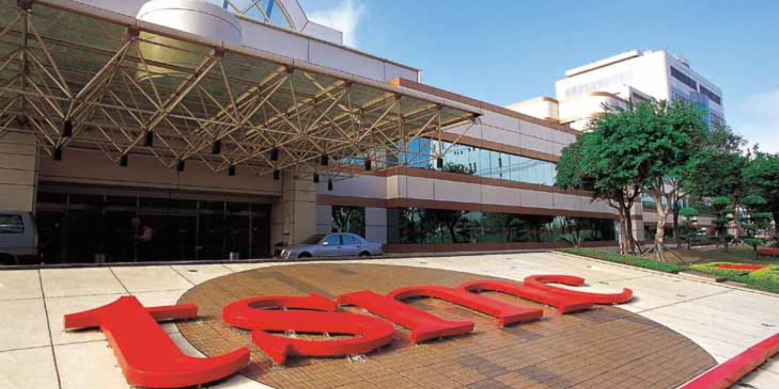 TSMC jump starts housing, business development in north Phoenix header image.