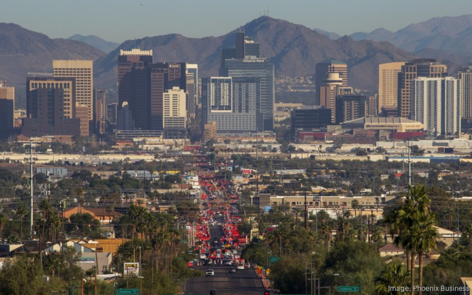 Phoenix solidifies spot as 5th largest US city; other AZ cities show population surges header image.