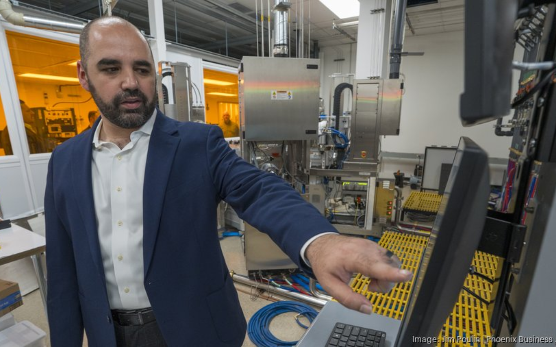 Quantum Computing opens first-of-its-kind chip manufacturing facility in Tempe header image.