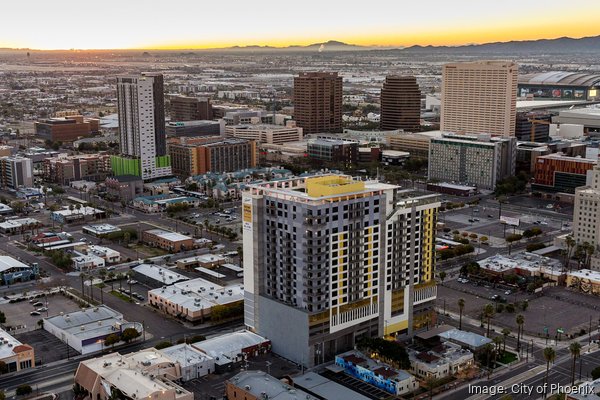 Phoenix second-hottest market for real estate in 2024 header image.