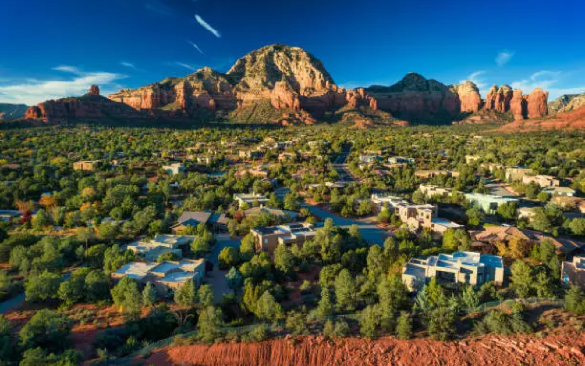 People looking to relocate from other cities have big interest in metro Phoenix header image.