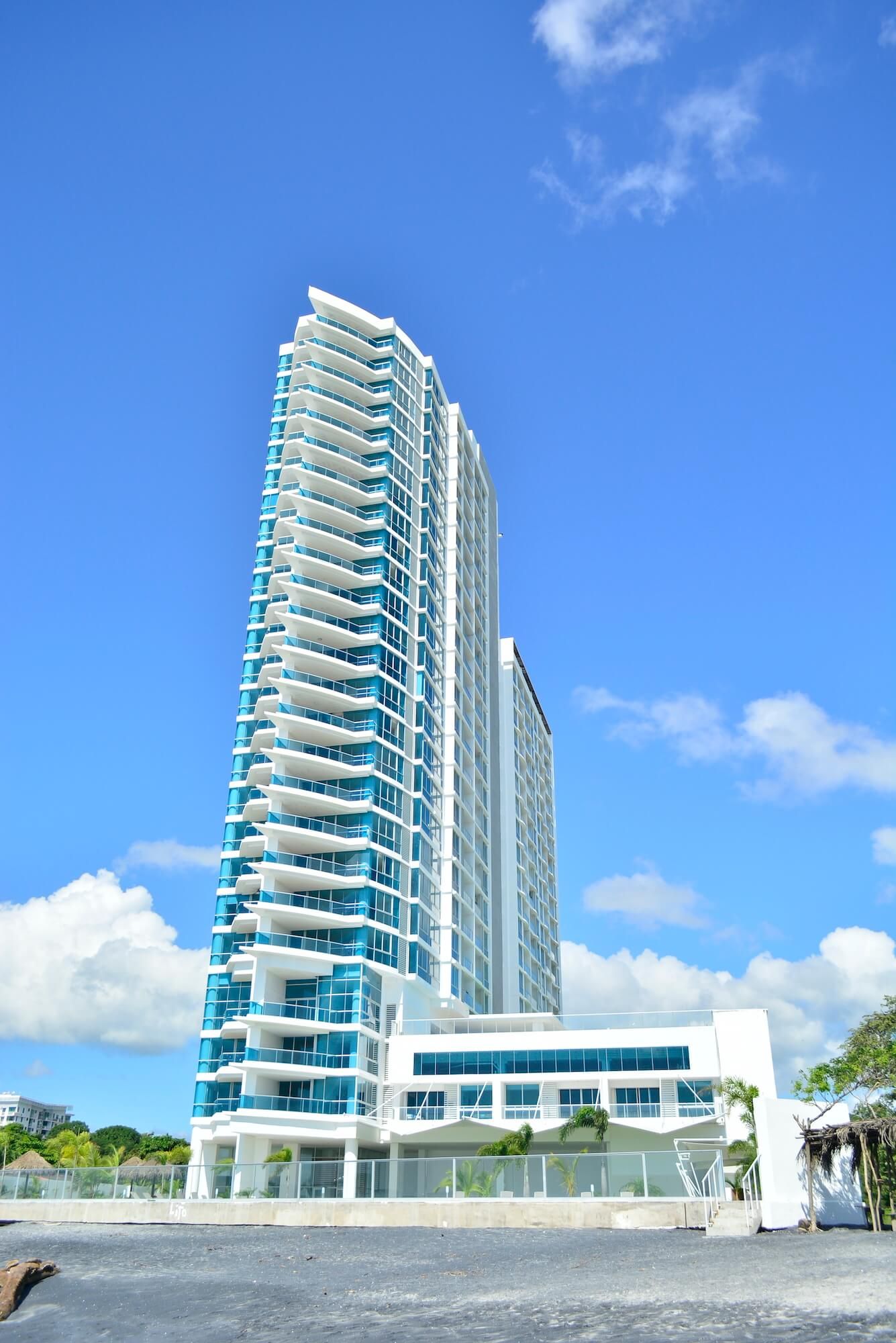 Panama Ranked #1: The Ultimate Destination for Americans Seeking a New Life Abroad header image.