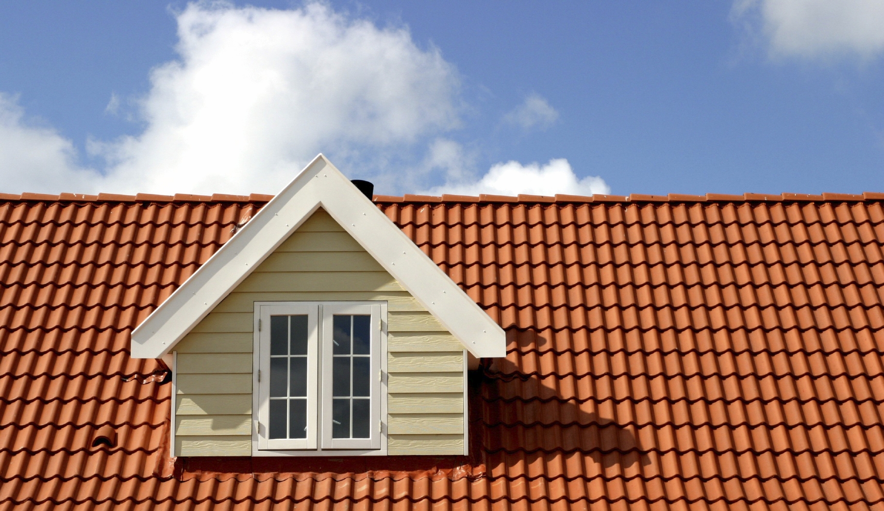 5 Common Causes of Roof Leaks header image.