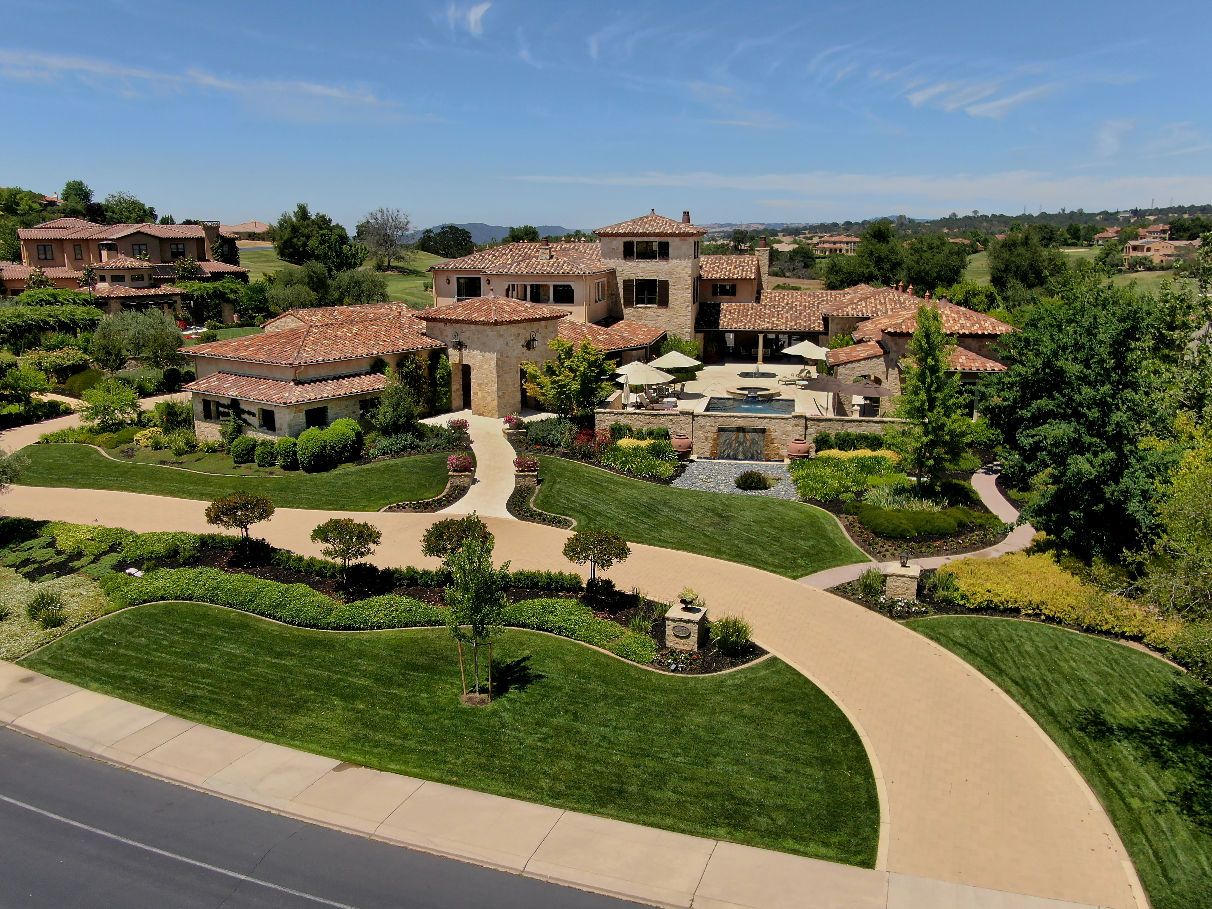 Luxury homes in El Dorado Hills, California showcasing upscale neighborhoods and high-end real estate options.