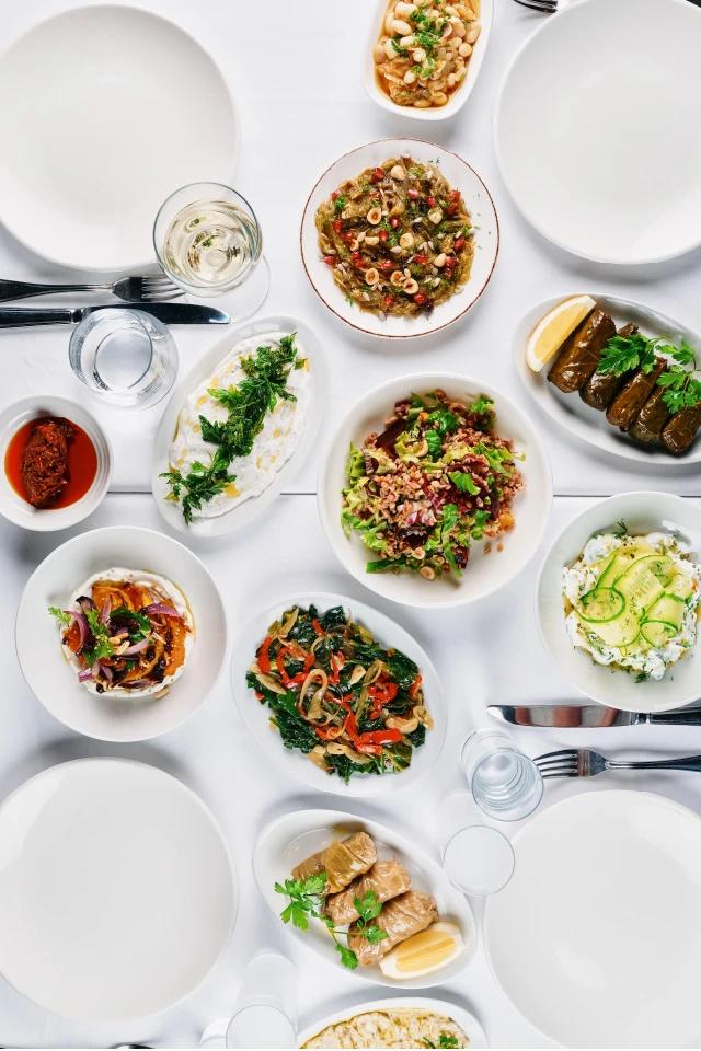 The Best Mediterranean Restaurants in Knoxville, Tennessee header image.