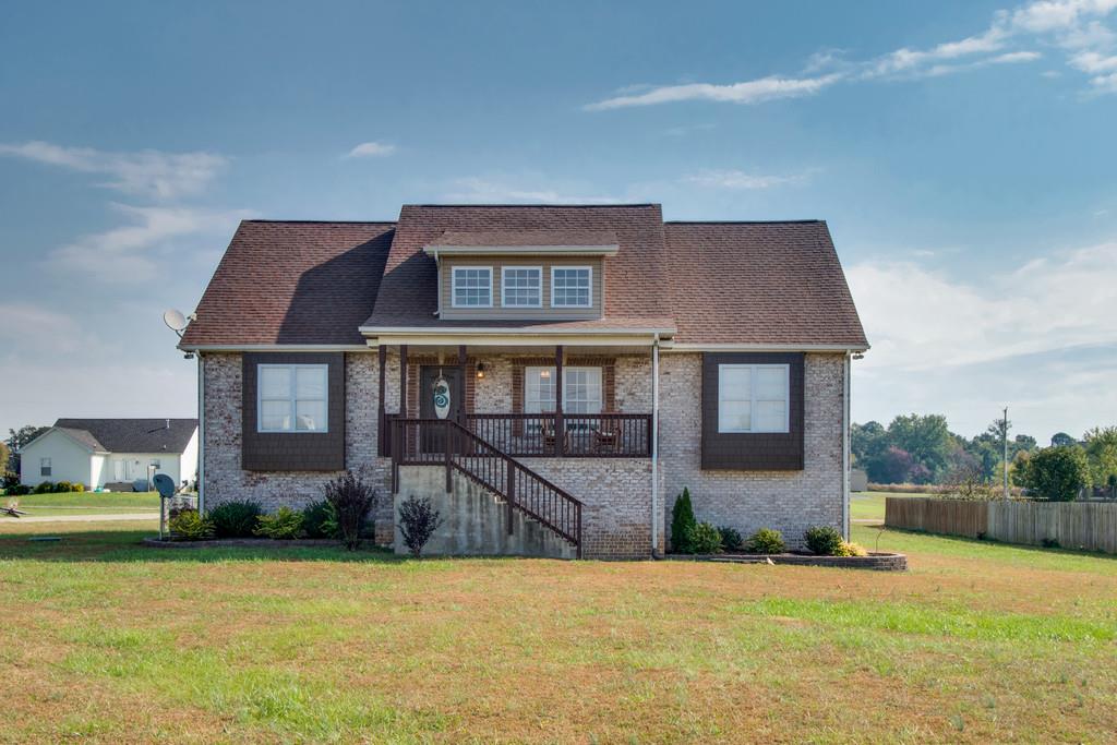 What's It Really Like to Live in Cross Plains, TN? header image.