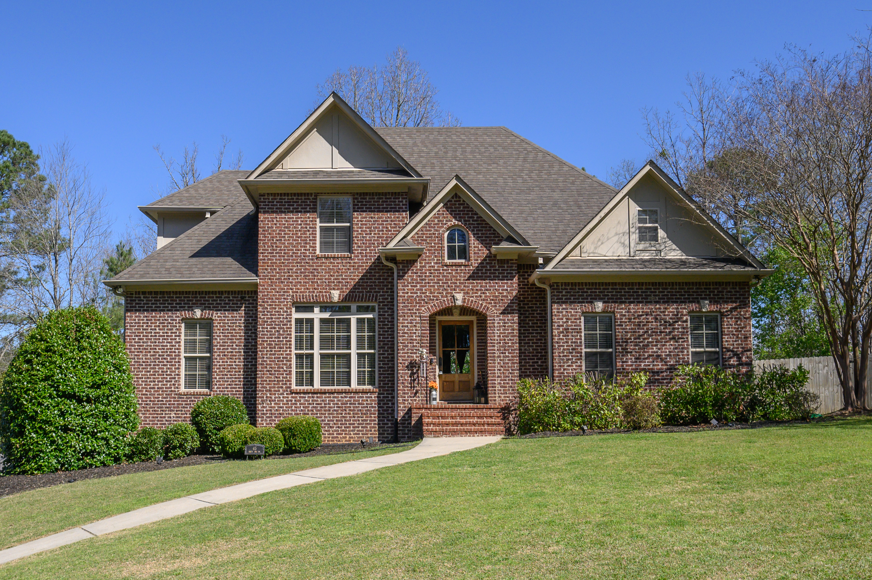 Welcome to 45 White Oak Circle – A Private Retreat in Dora, Alabama header image.