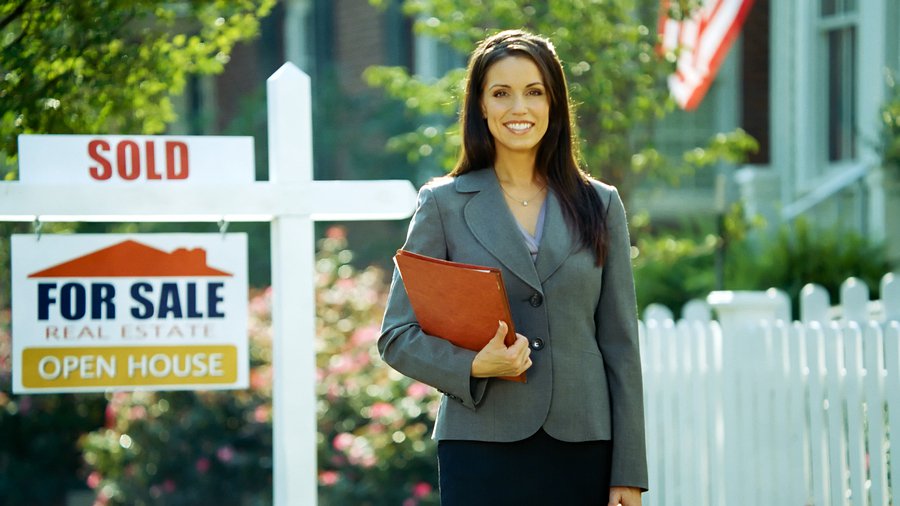 The Benefits of Working with a Real Estate Team: Streamlining Your Journey to Success header image.