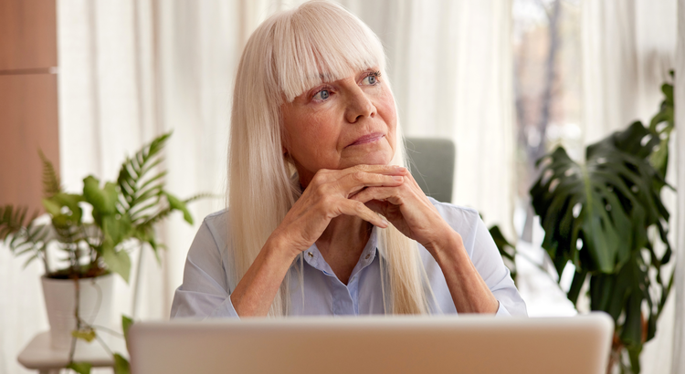 Should I Wait for Mortgage Rates To Come Down Before I Move? header image.