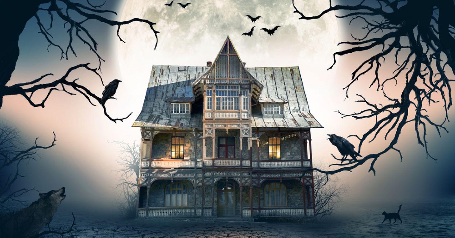 10 Seriously Scary Haunted Houses In El Paso header image.