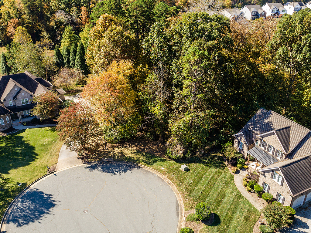 1904 Brant Pointe Court header image.