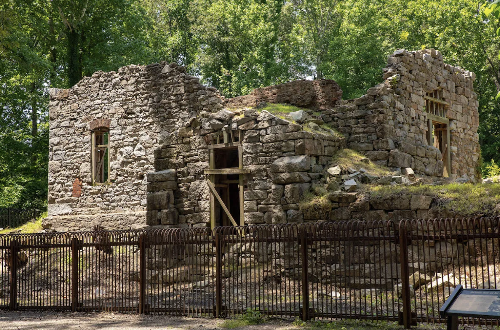 Living in Midlothian, VA: What Buyers Should Know Before Moving Here header image.