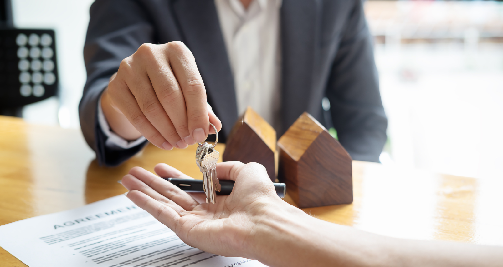 How to Stage Your Home to Sell Quickly: Tips for Creating an Appealing Space header image.