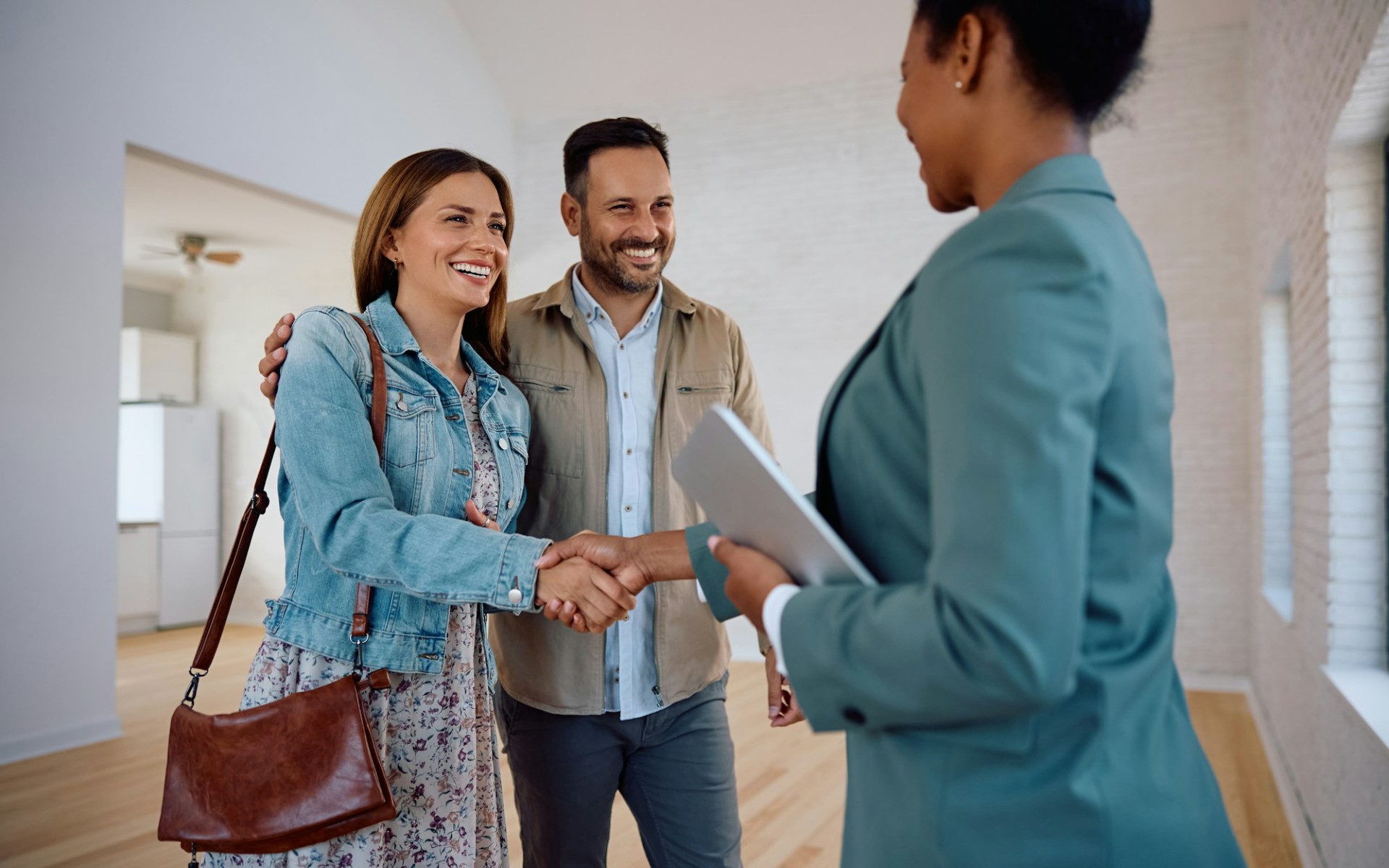 10 Reasons to Hire a Vancouver Real Estate Agent header image.