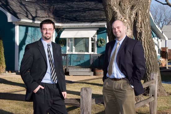 3 Reasons NOT to Buy the Nicest Home in the Neighborhood header image.