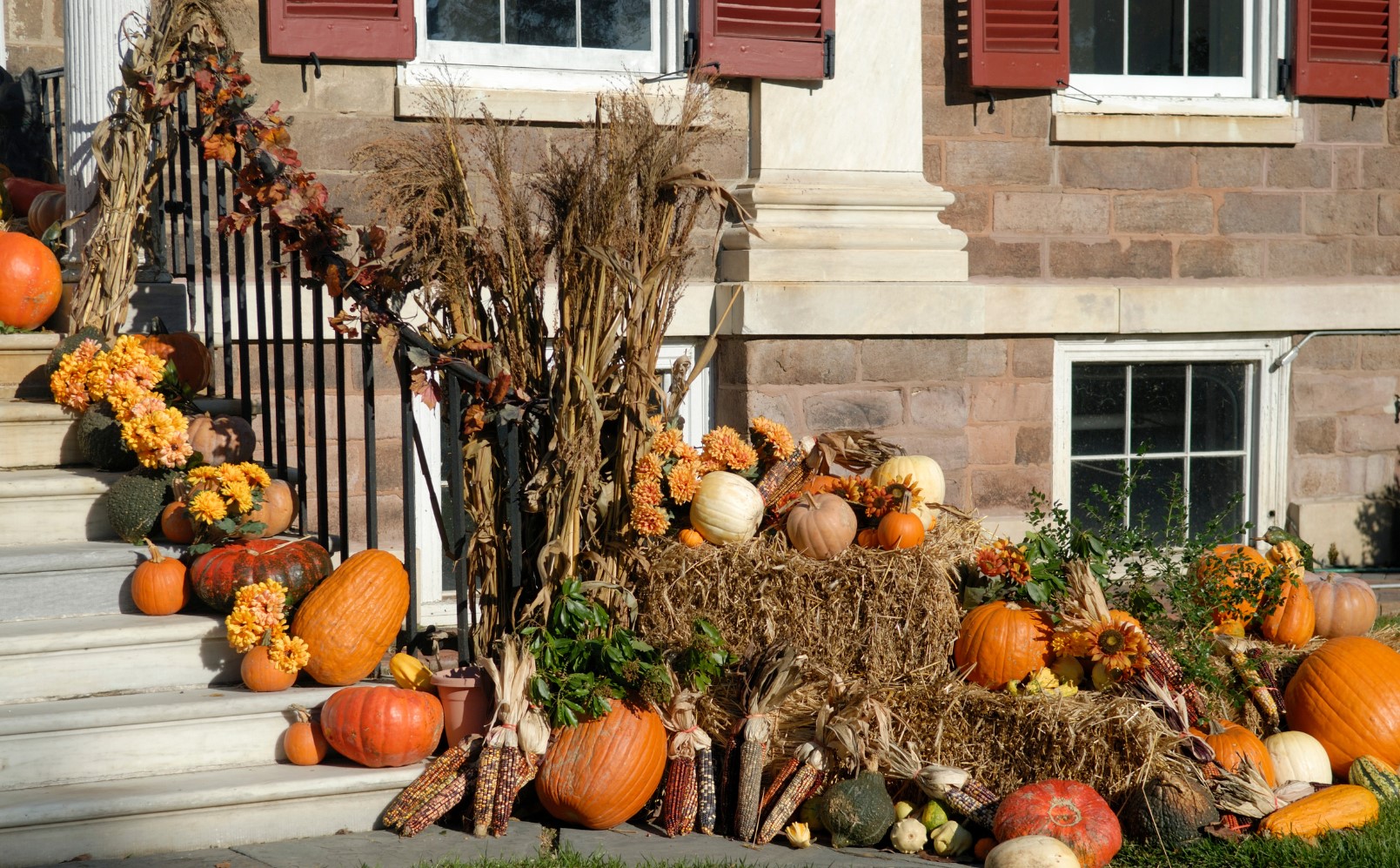 For Sale: Fall Home Selling Tips header image.