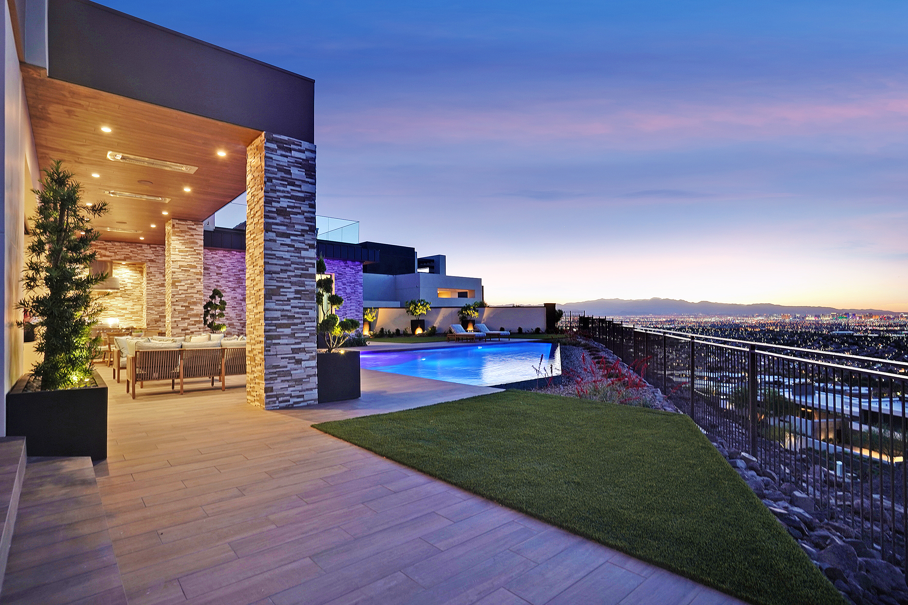 Making the Most of Las Vegas’ Historic Luxury Boom header image.