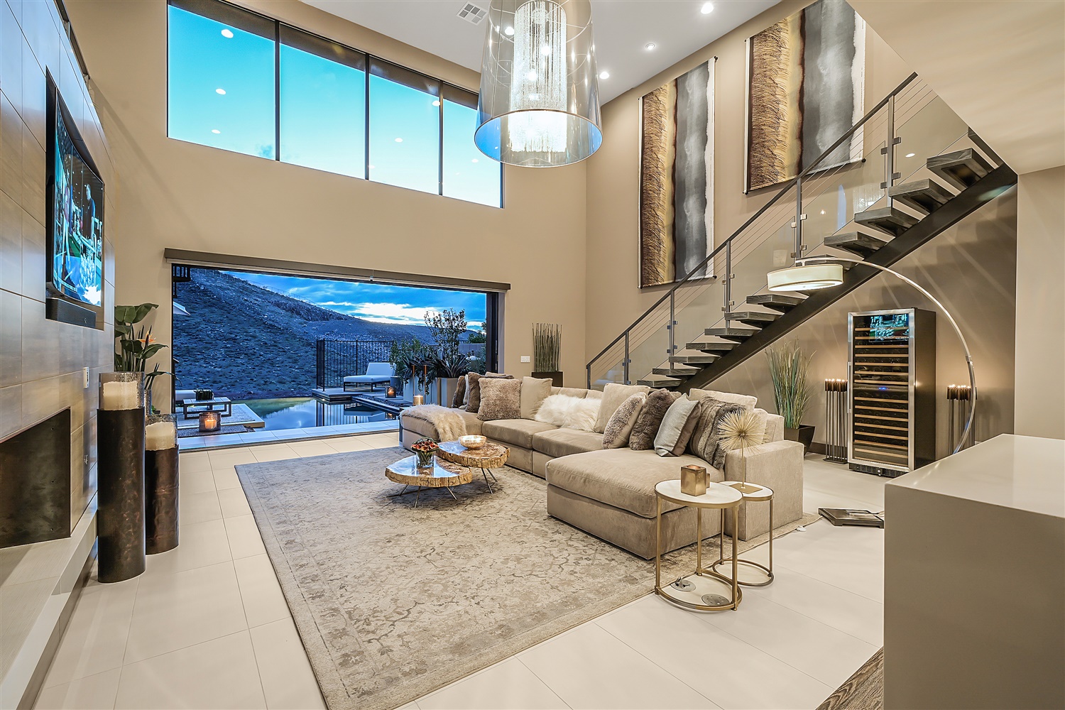 The Las Vegas Luxury Real Estate Market: What You Need to Know header image.
