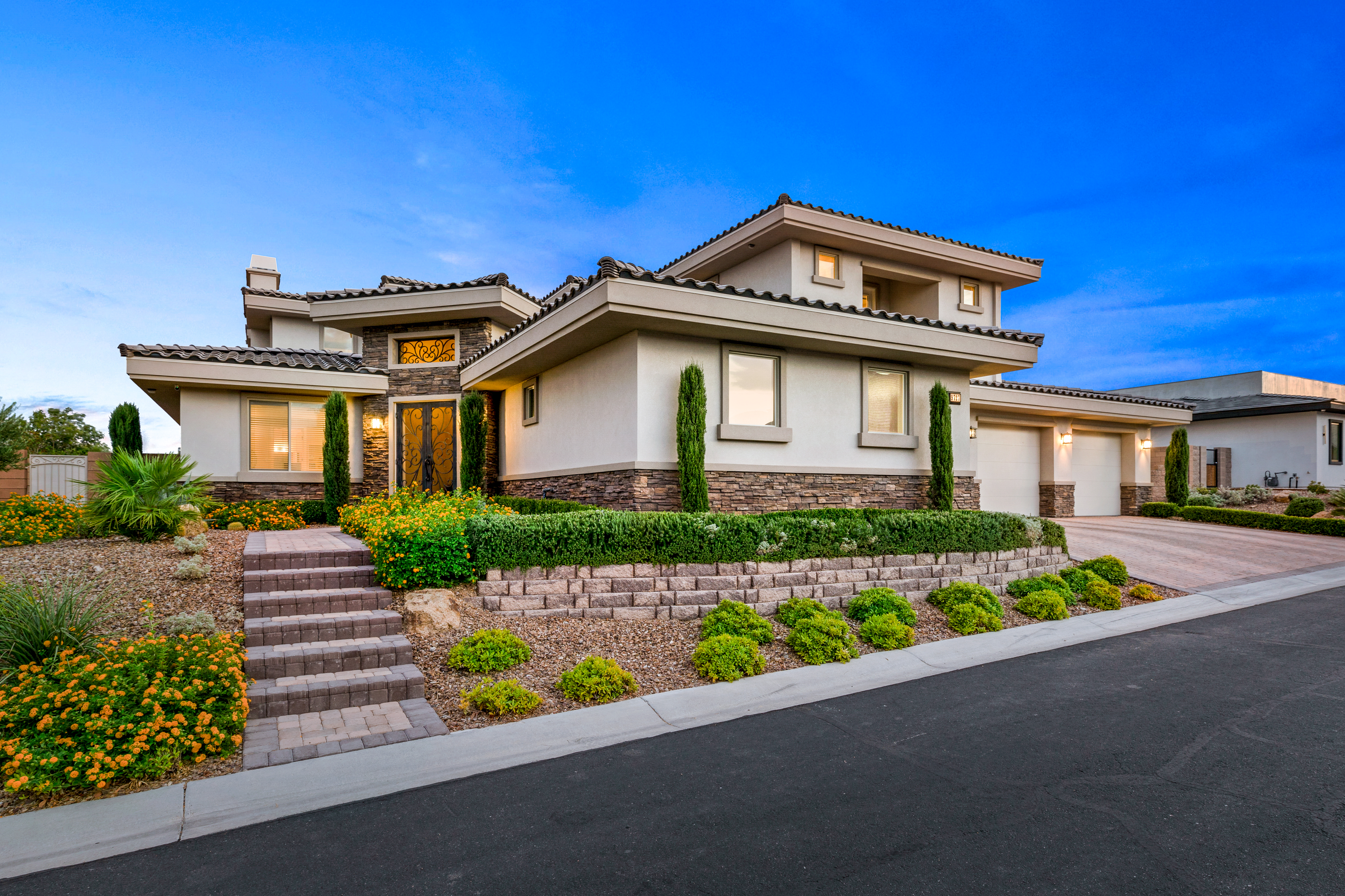 Top 5 Benefits of Living in Northwest Las Vegas header image.