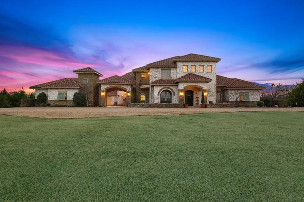 *JUST SOLD* 174 Ridge Point Circle, Heath, TX 75126 header image.