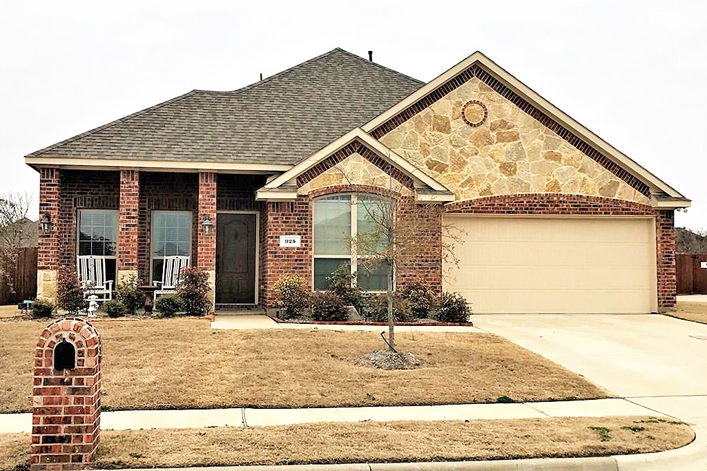 *JUST SOLD* 925 Hondo Lane, Forney, TX 75126 header image.