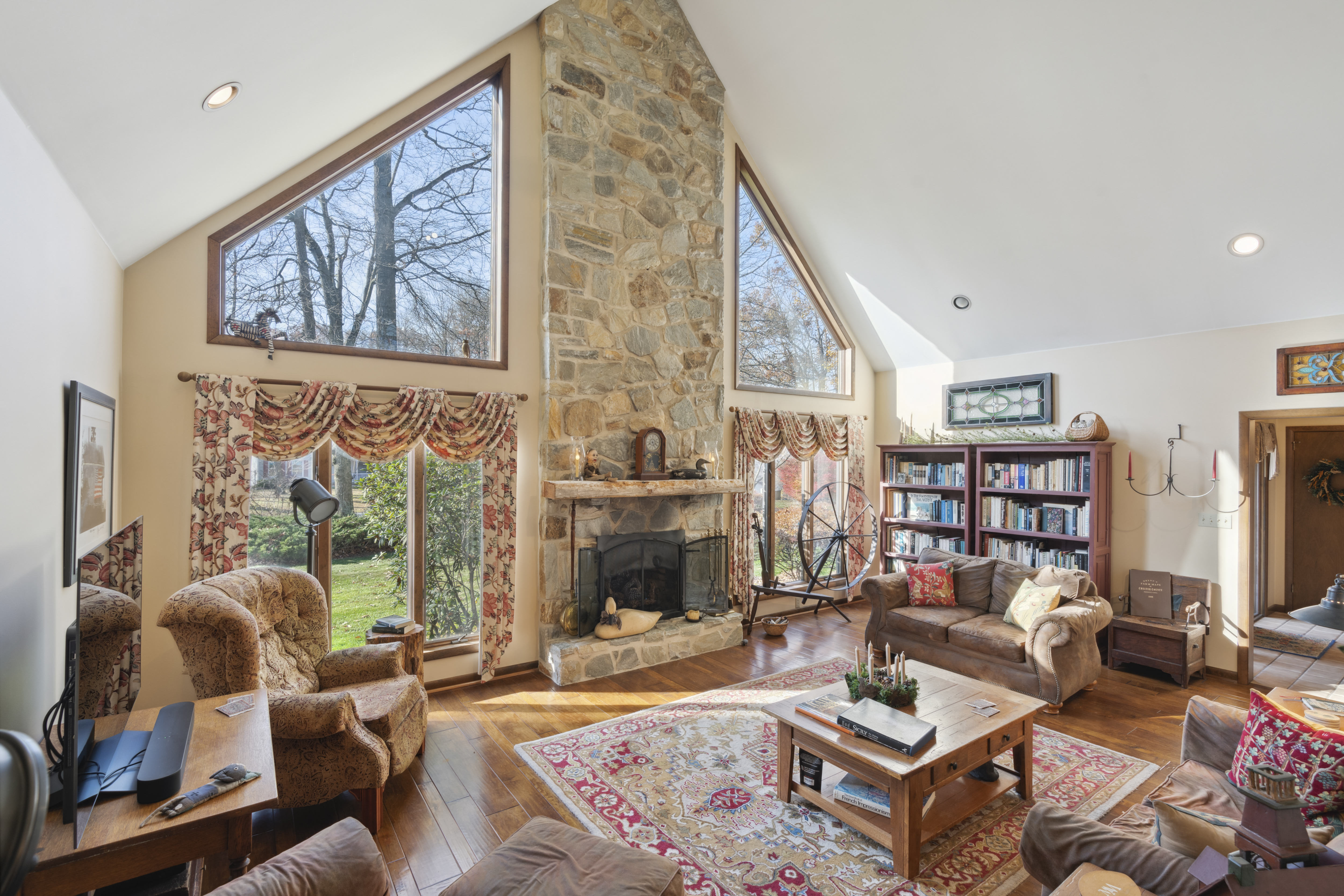 A Guide to Staging Your Home for the Holidays header image.