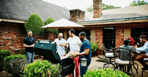 Why the Sandwich Generation Is Buying Multi-Generational Homes header image.