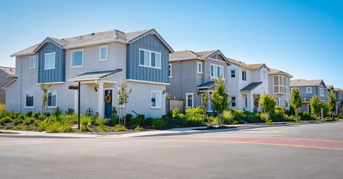 Your House Hasn’t Sold Yet. Should You Rent It Out Instead? header image.