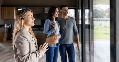 Don’t Fall for These Real Estate Agent Myths header image.